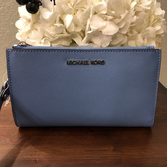 Michael Kors Jet Set Travel - Picture 1 of 3